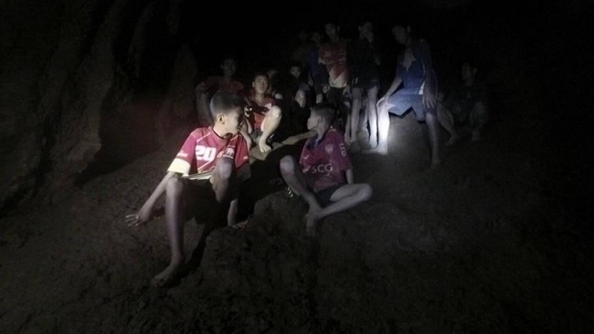 Mağarada mahsur kalan çocukların yer tespiti 'koklayarak' yapıldı