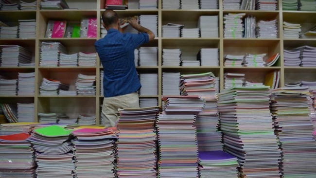 Ticaret Bakanı Pekcan'dan okul alışverişi öncesi velilere uyarı