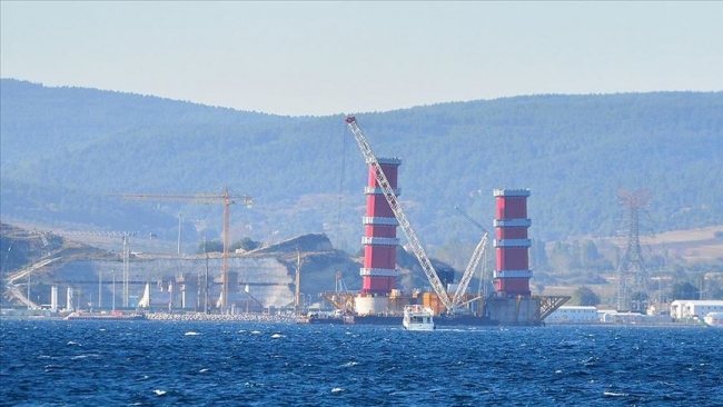 Kırmızı beyaz renkler Türk bayrağını temsil edecek. Fotoğraf: AA 