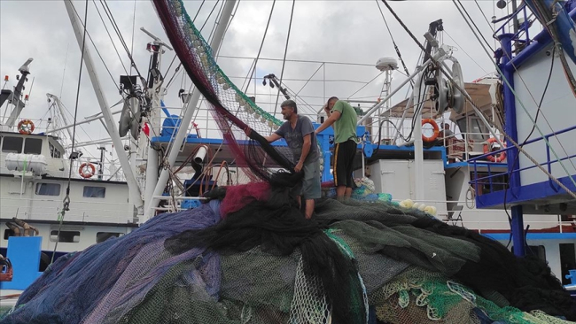 Balıkçılar 'Vira bismillah' için gün sayıyor