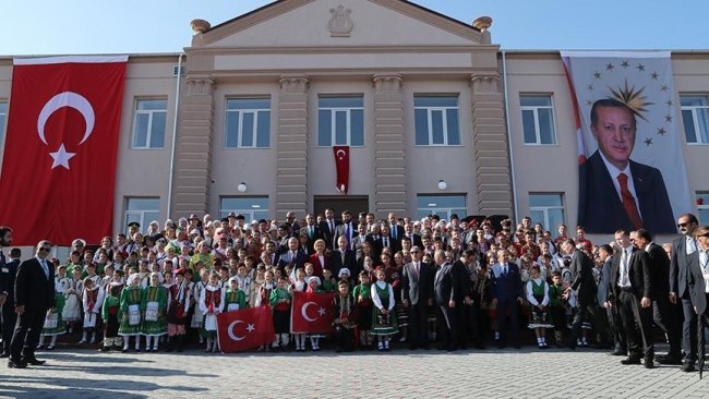 Cumhurbaşkanı Erdoğan: Türkiye olarak soydaşlarımızın yanında duracağız