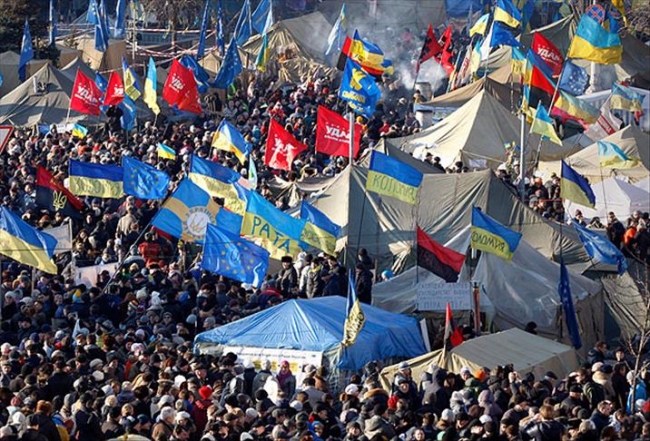 Ukrayna'nın başkenti Kiev'deki hükümet karşıtı gösteriler, 2013. Fotoğraf: AA