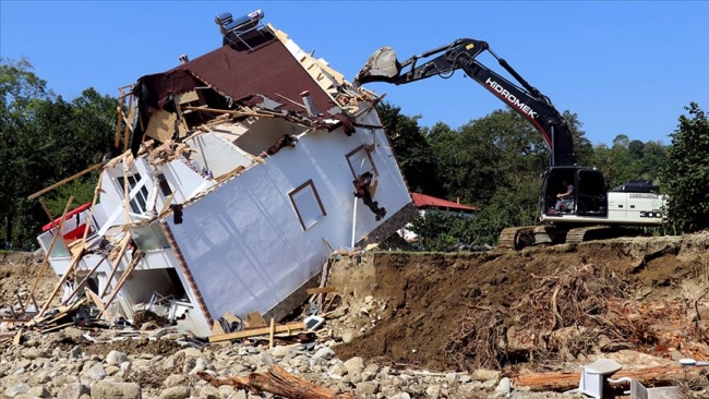 Düzce'deki felaketin yaraları sarılıyor