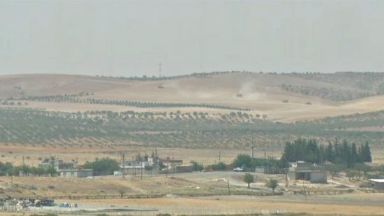 Tank birlikleri suriye sınırından içeri girdi