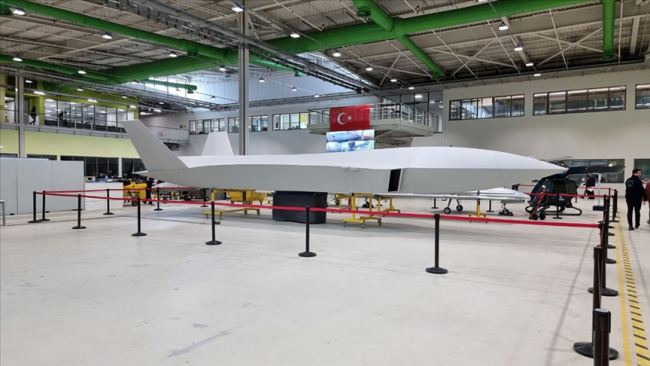 Muharip İnsansız Uçak Sistemi'nin üretim hattına giren gövde görseli Mart 2022'de paylaşılmıştı.