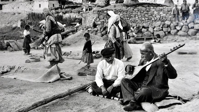 Büyük halk ozanı Aşık Veysel'i anıyoruz