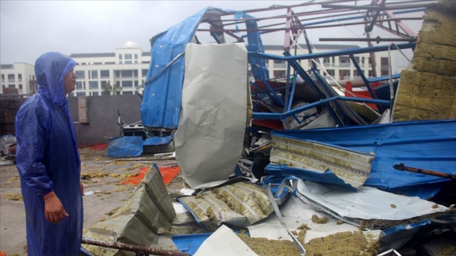 Çin'i Lekima tayfunu vurdu: 22 ölü