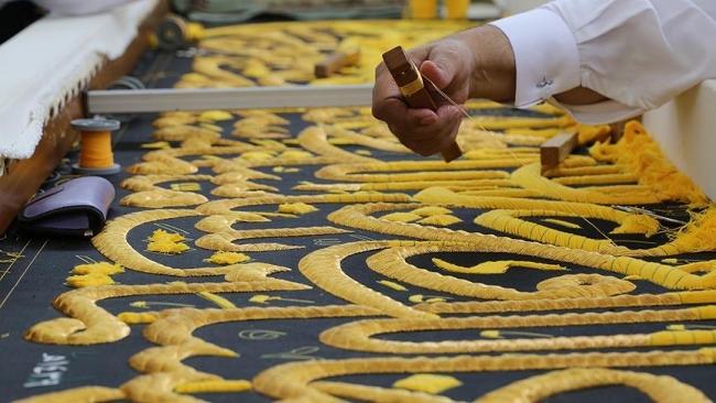 Kabe yeni örtüsüyle arife günü buluşacak