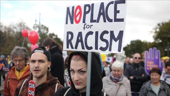 Almanların çoğunluğu ülkedeki ırkçılığı sorun olarak görüyor