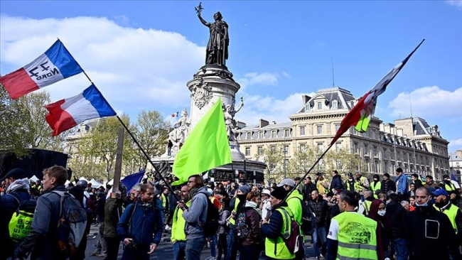 Fransa'da sarı yelekliler gösterilerin 27. haftasında sokaklarda