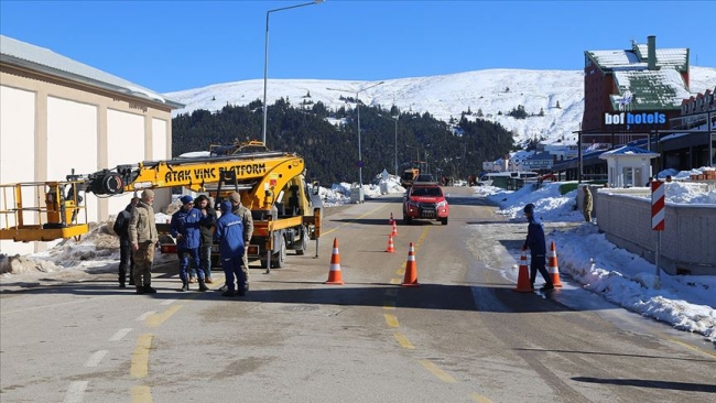 Kayıp dağcıları arama çalışmaları sürüyor