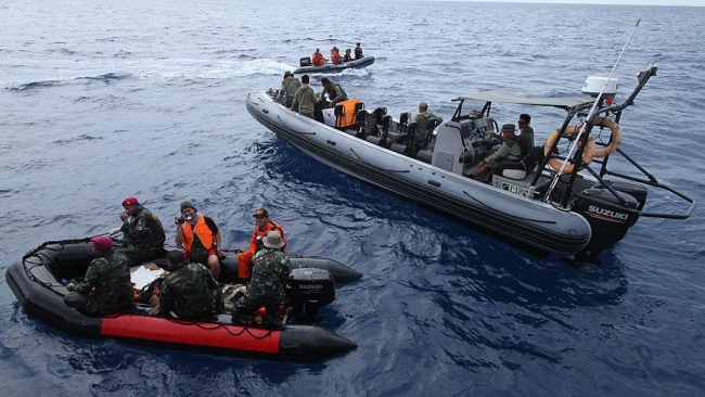 Endonezya'da denize düşen yolcu uçağının karakutusu bulundu