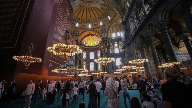 Ayasofya Camii'nde ilk bayram namazı