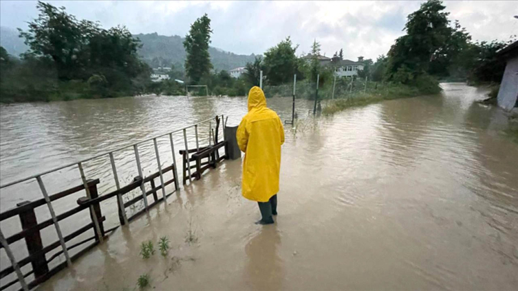 Orta ve Doğu Karadeniz için "turuncu" uyarı: Kuvvetli yağışa dikkat