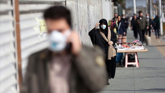 İran'da koronavirüs salgını durdurulamıyor