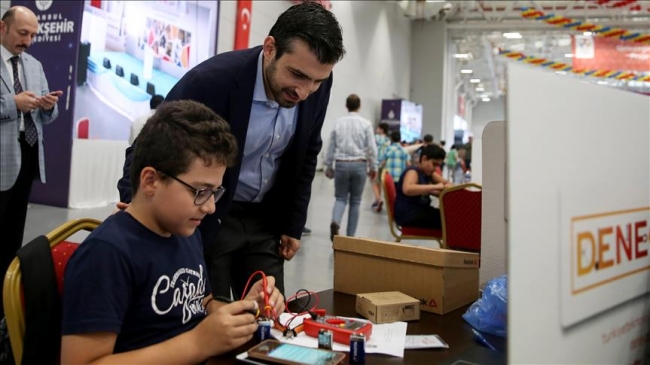 Geleceğin Teknoloji Yıldızları Programına öğrencilerden büyük katılım