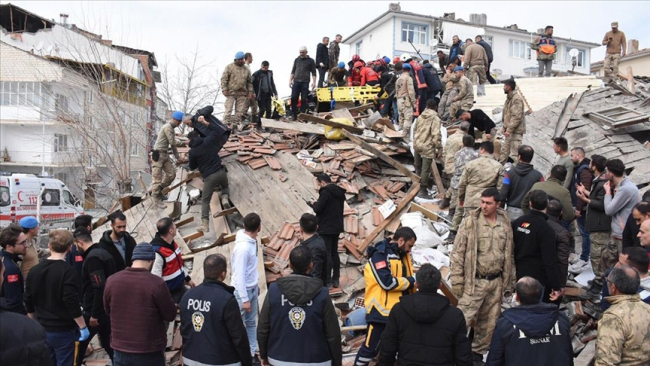 Malatya'da 5,6 büyüklüğünde deprem: Yaralılar var