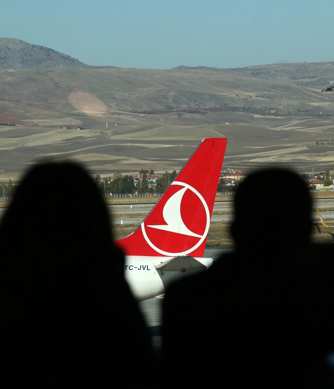 Ankara'dan Paris'e direkt uçuşlar başladı