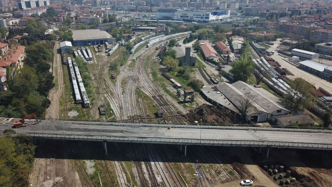 Tıbbiye Caddesi üzerindeki köprü yıkılıyor