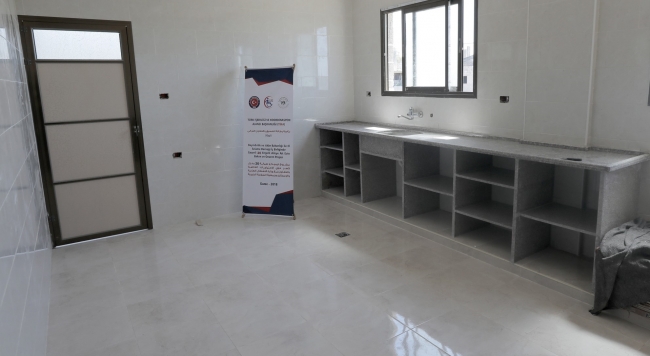 Gazze'de engellilerin yüzü TİKA ile güldü