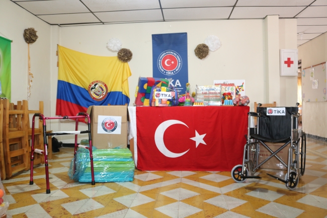 TİKA, Kolombiya'daki engelli çocukların yüzünü güldürdü