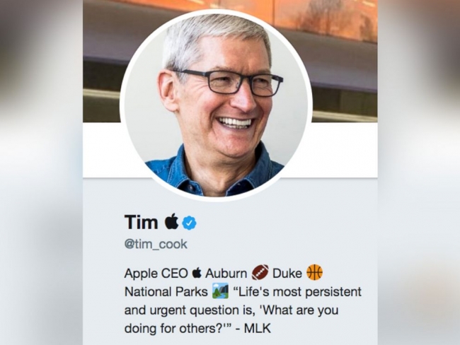Tim Cook Trump'ın gafının ardından soyadını "Apple" emojisiyle değiştirdi