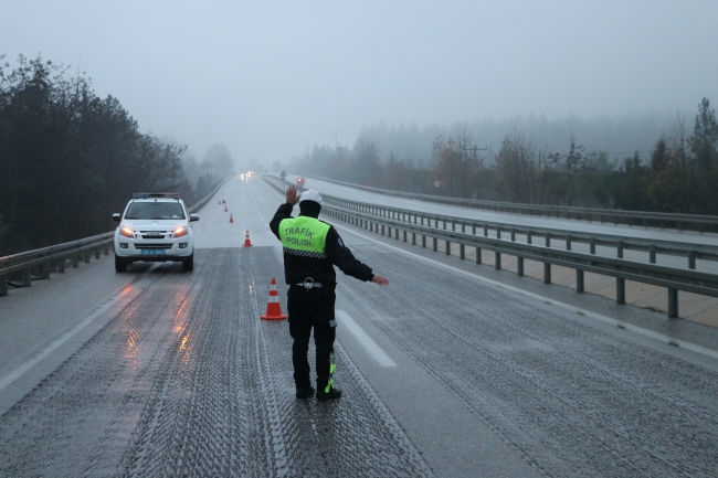 Denizli'de sis ve sağanak yağış kaza getirdi