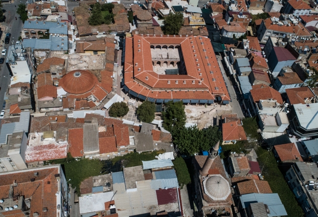 Tarihi Tire Çarşısı eski günlerini arıyor