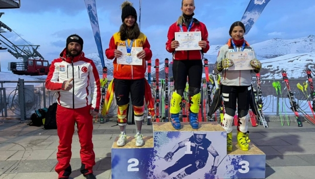 Alp Disiplini Çocuk Milli Takımı'ndan 5 madalya