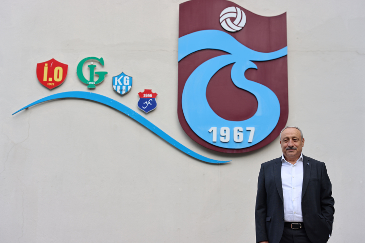 Fotoğraftaki: Trabzonspor Kulübü Yatırım ve Projelerden Sorumlu Başkan Yardımcısı Ali Haydar Gedikli