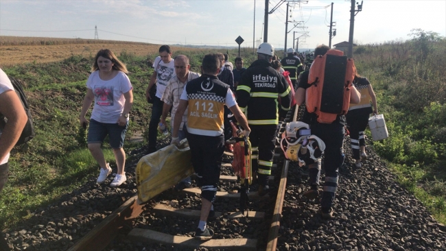 Çorlu'da yolcu treni raydan çıktı: 24 kişi hayatını kaybetti
