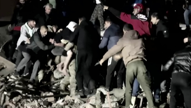 TRT dizilerinin oyuncuları 'Asrın felaketi'nin kahramanları ile bir araya geldi