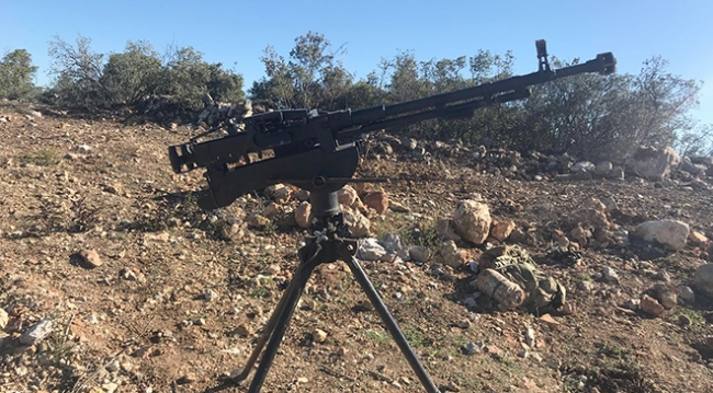 TSK, Afrinli sivillere yardımlarını sürdürüyor