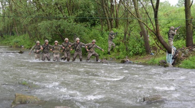 TSK'dan 'sulardan geçiş eğitimi'