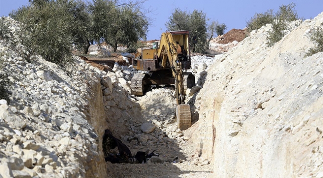 Afrin'de teröristlerin gizlendiği labirent tüneller bulundu