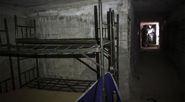 Afrin'de teröristlerin gizlendiği labirent tüneller bulundu