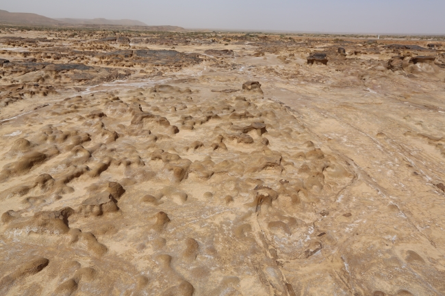 Tunus'ta Ayn Şerşare bölgesi Ay'da yürüme hissi yaşatıyor