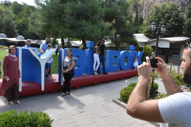 Şeyh Edebali Türbesi'ne ziyaretçi akını