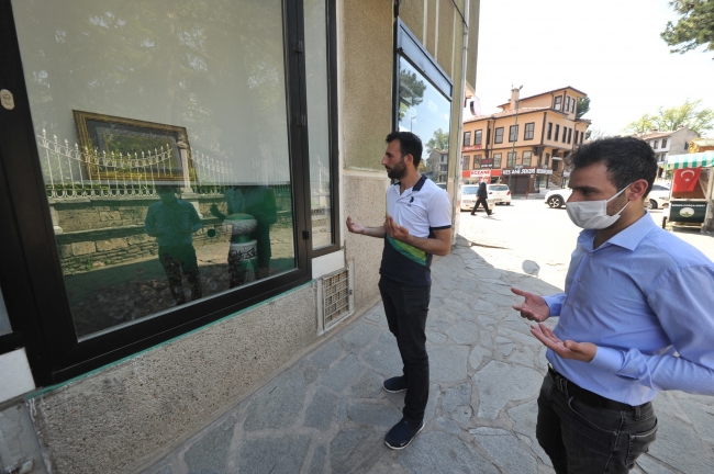 Türbenin üzerine 5 katlı apartman yaptılar