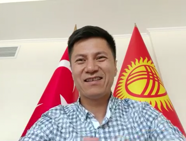 Kırgız Sanatçı Turdakun Niyazaliyev