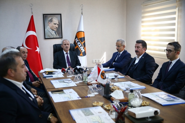 Bakan Turhan: Antalya ile İzmir hızlı trenle bağlanacak
