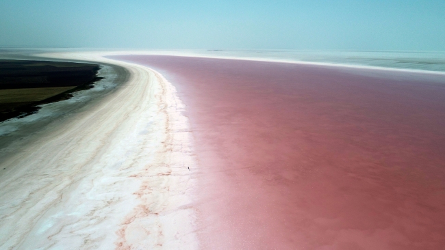 Tuz Gölü pembe renge büründü