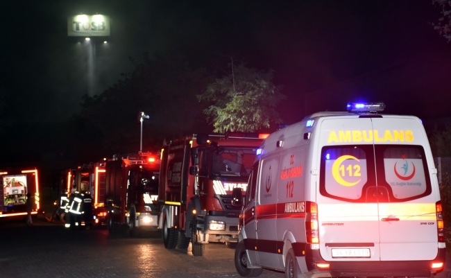 Tuzla'da atık deposunda yangın