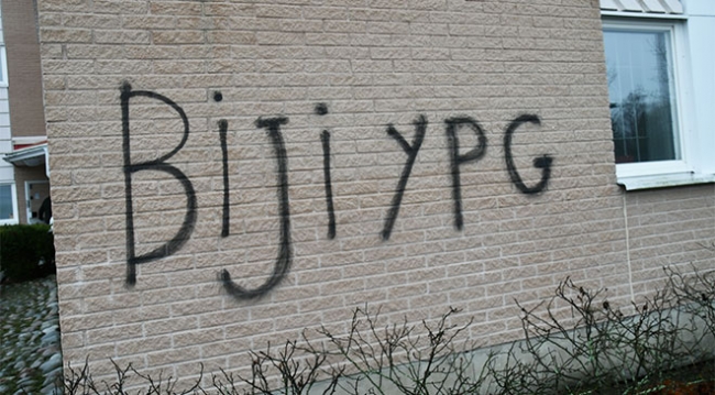 Terör örgütü yandaşları İsveç'teki UETD binasına saldırdı