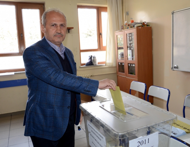 Bakanlar oylarını kullandı