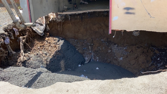 Garajda çökme meydana geldi, 2 bina boşaltıldı