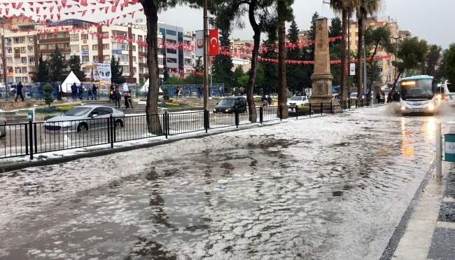 Sağanak ve dolu hayatı olumsuz etkiledi