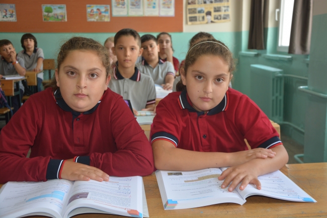 6 tek yumurta ikizi aynı sınıfa düştü