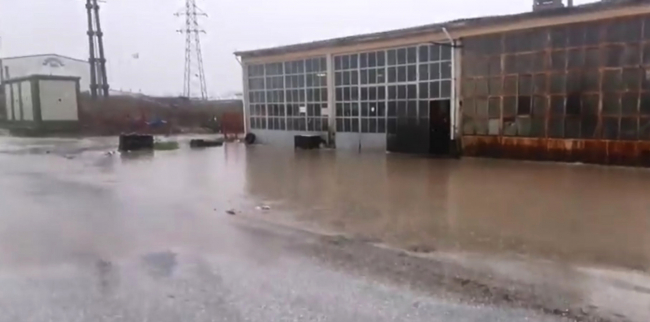 Edirne'de sağanak: Dereler taştı, bazı köy yolları ulaşıma kapandı