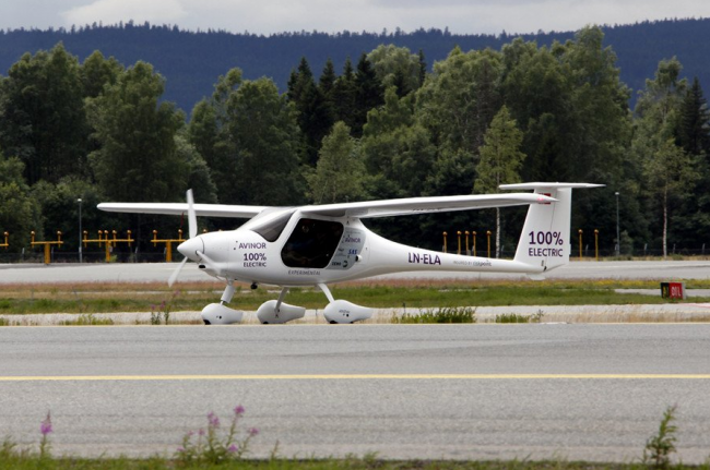 Norveç'in ilk elektrikli uçağı havalandı